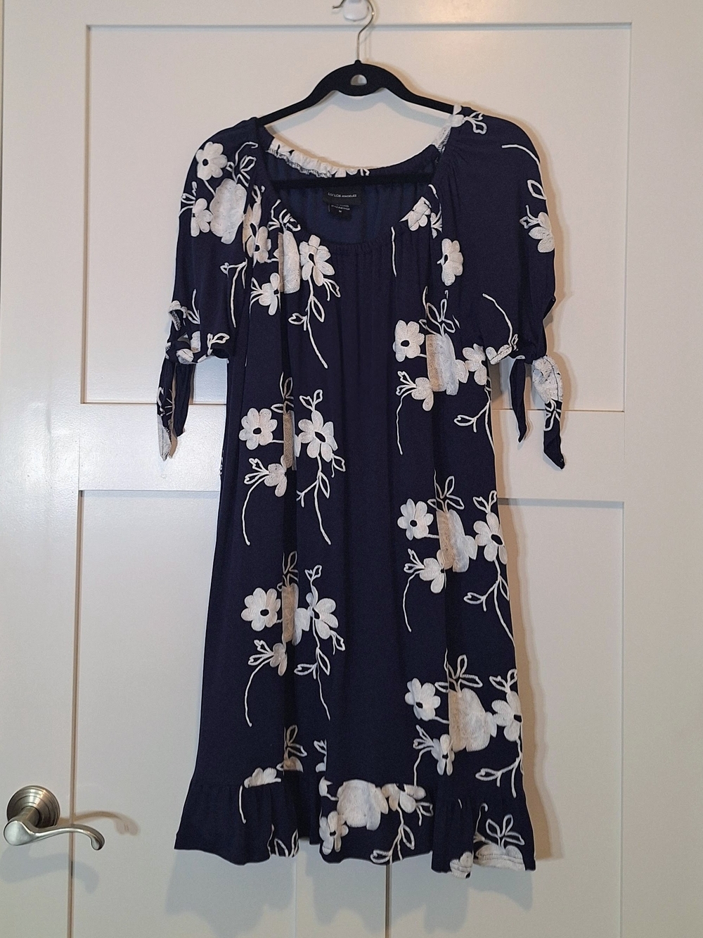 Liv Los Angeles Embroidered Floral Navy Mini Dress with Tie Sleeves Lined Medium